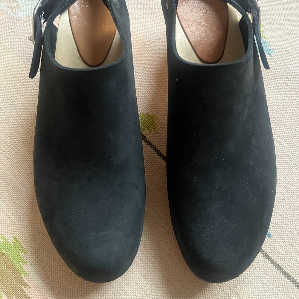Bryr Work Clog with ankle strap, black suede (size 10)